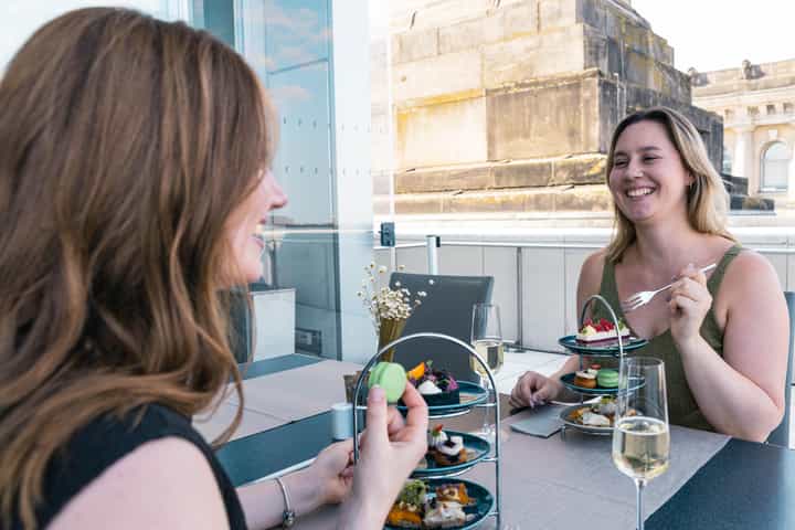 Bundestag: Rooftop Appero Reichstag Käfer Restaurant