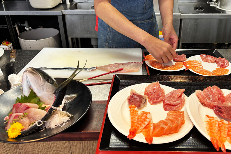 Tsukiji Market: Private Tour with a Local Guide