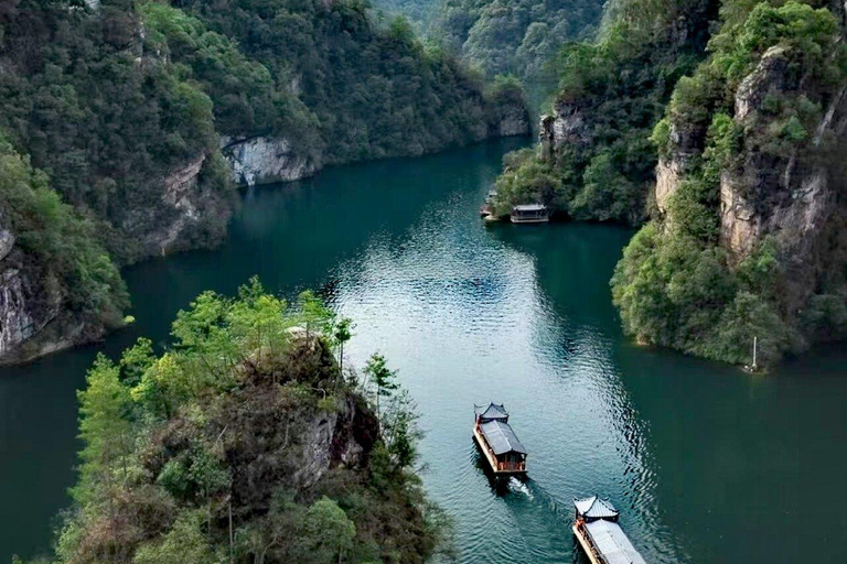 Beyond Avatar: Yellow Dragon Cave&Baofeng Lake Private Tour Package 2 – Self-Guided with Tickets