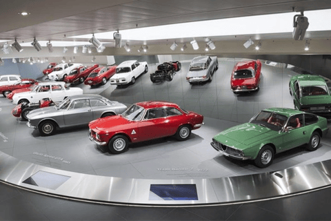 Milano: Tour privato guidato del Museo Alfa Romeo con trasferimento