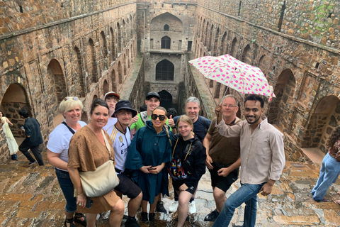 Delhi: Full-Day History, Spirituality, and Culture Tour Only Tour Guide for Full Day.