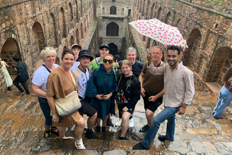 Delhi: Full-Day History, Spirituality, and Culture Tour Only Tour Guide for Full Day.