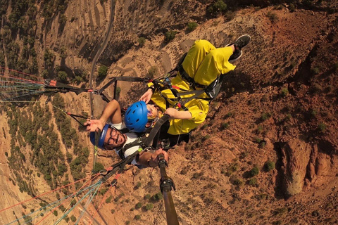 Marrakech: Parapente sobre el desierto de Agafay y vistas al monte Atlas