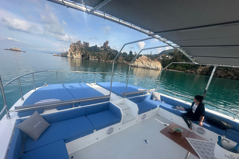 Cefalù: Coast-to-Coast Catamaran Tour