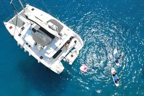 Heraklion: Dia Island Catamaran Cruise with Dinner and Wine