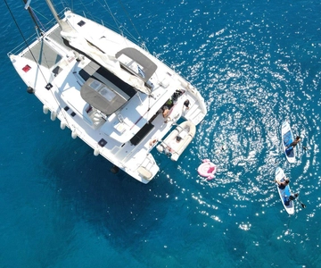 Heraklion: Dia Island Catamaran Cruise with Dinner and Wine