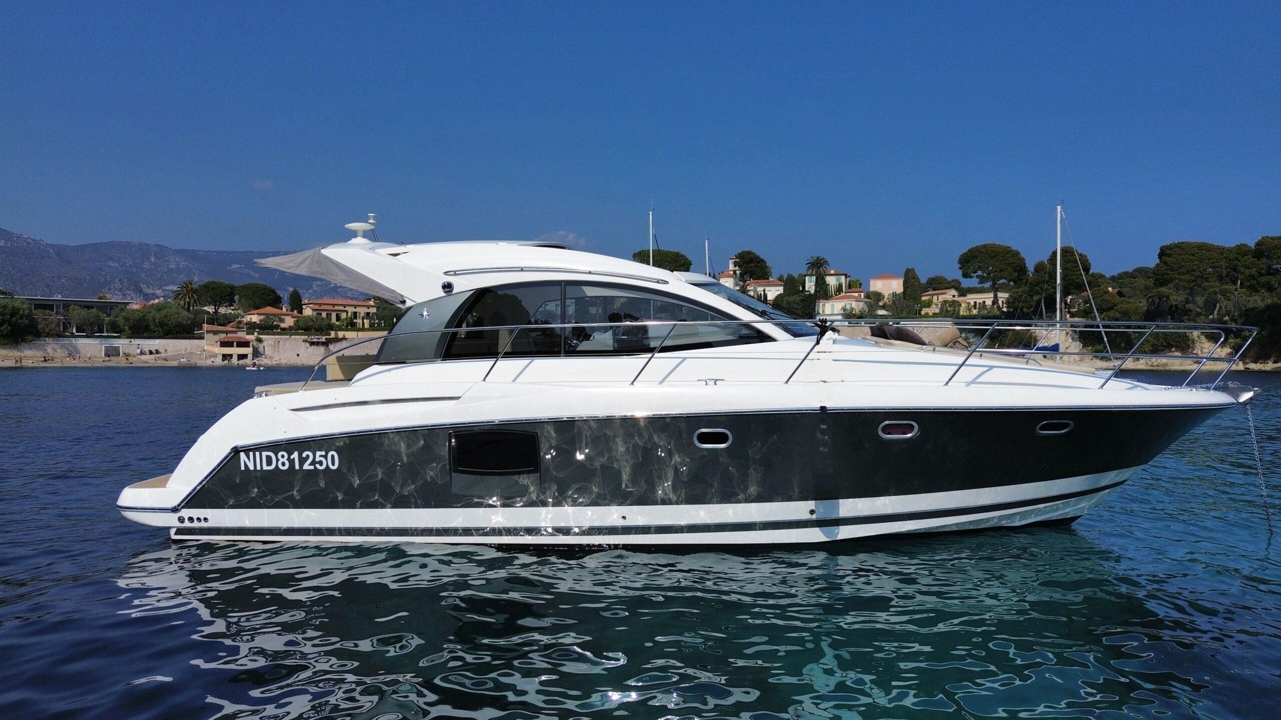 Französische Riviera: Prestige 38 S Private Yacht Cruise Experience