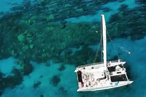Maalaea: West Maui Snorkeling & Sailing Day Trip with Lunch