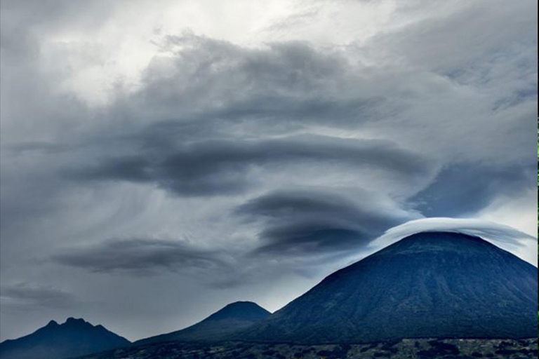 From Kigali: Bisoke Summit Trek, Crater Lake 1 Day Safari