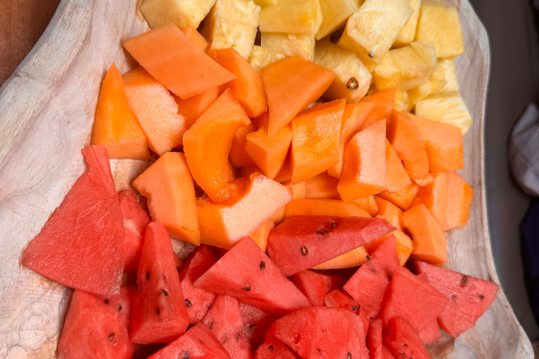 Yacht Me Up Cruzeiro Privado com Tudo Incluído Cannes Lérins SailUm dia na baía de Cannes com tudo incluído