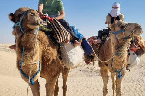 Spedizione nel Sahara: trekking a cammello e bivacco per 2 persone