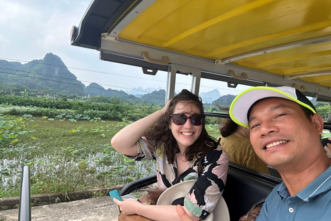 Da Hanoi: Tour di gruppo della Pagoda dei Profumi di una giornata intera con pranzoTour con funivia