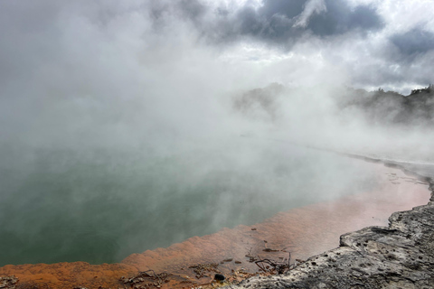 FRÅN ROTORUA: WAI-O-TAPU GEOTERMISKT UNDERLAND HALVDAGSUTFLYKT