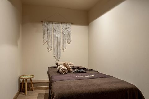 Bangkok: ThaiThai Massage near BTS Asok (Sukhumvit 25) Coconut Aromatherapy Oil Massage (90 Min)