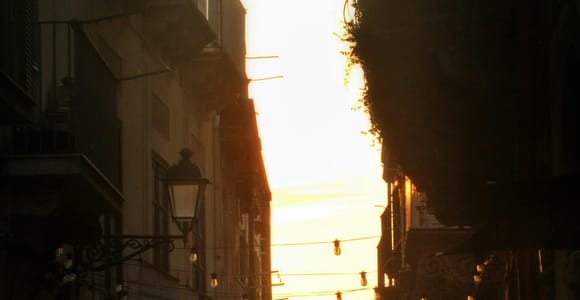 Ortigia: La Dolce Vita - The Charm of the Evening among the Sea, Narrow Streets, and Drinks