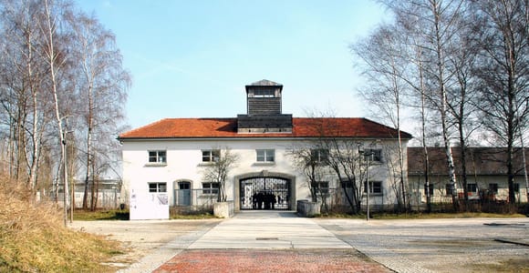 Guided tour of Dachau Concentration Camp (in Spanish)