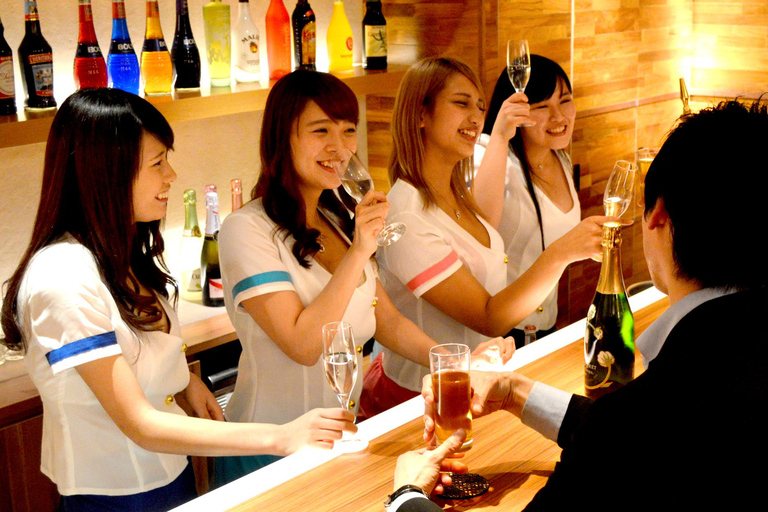 Tour noturno pelas barras de garotas de Tóquio com guia localTour noturno pelas bares femininos de Tóquio com guia local