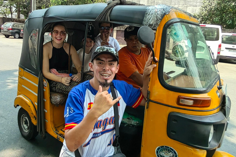 Manila: unique walking tour of the old and colonial part Discover Manila in a small group
