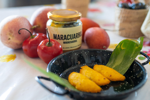 Degustación de salsas picantes caribeñas y empanadas