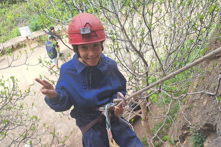 Madrid: Aventura de espeleologia e rapel com transporte