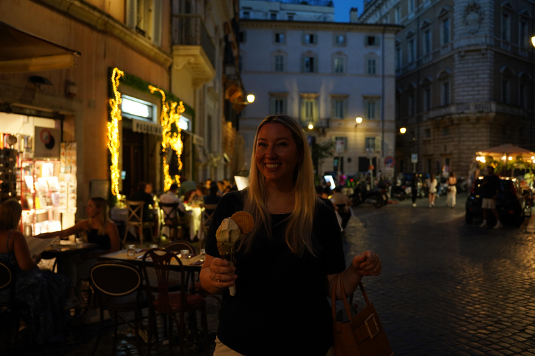 Rzym: Wycieczka po mieście Vespą ze zdjęciami i degustacją słodyczy