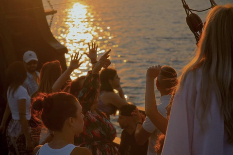 Varna: Sea Disco Cruise with Karaoke & Dance Battle