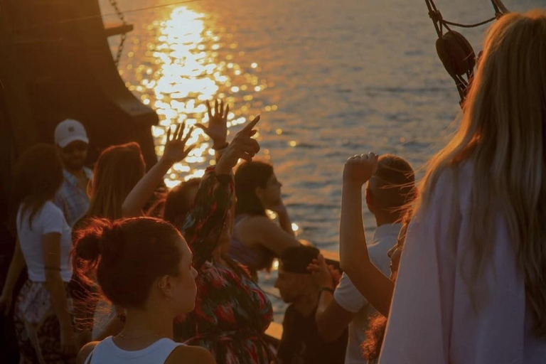 Varna: Sea Disco Cruise with Karaoke & Dance Battle