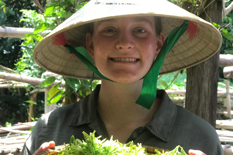 Hue: Thuy Bieu Village Cycling Tour & Perfume River Cruise