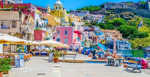 Ischia: Tour of the island of Procida with a free stop on the island