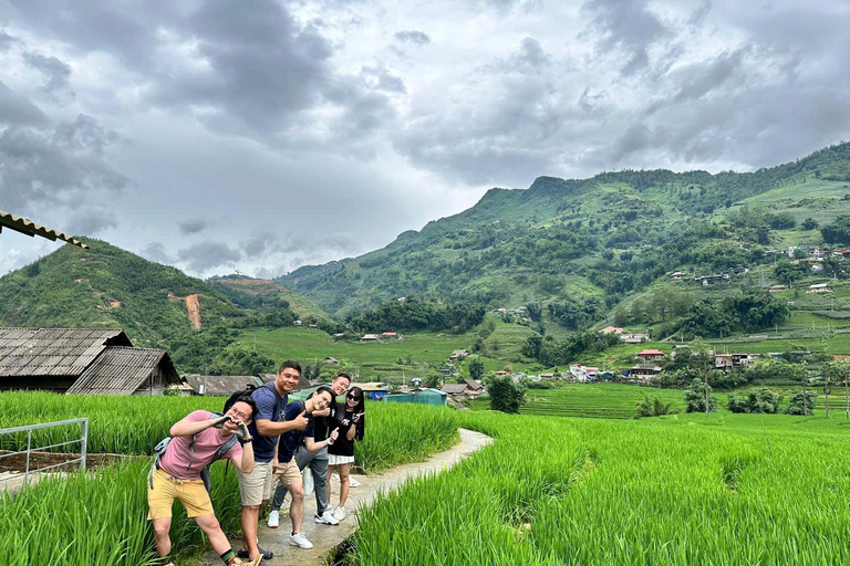 Hanoi: Private tour 2-Days Sapa and Cat Cat Village TrekHanoi: Group tour 2-Days Sapa and Cat Cat Village Trek