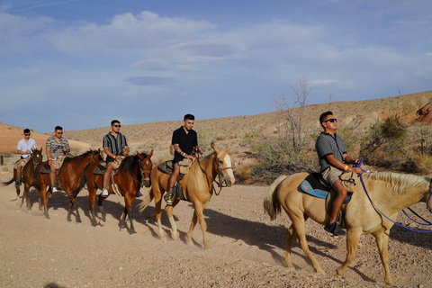 Las Vegas: Horseback Riding Tour with Lunch