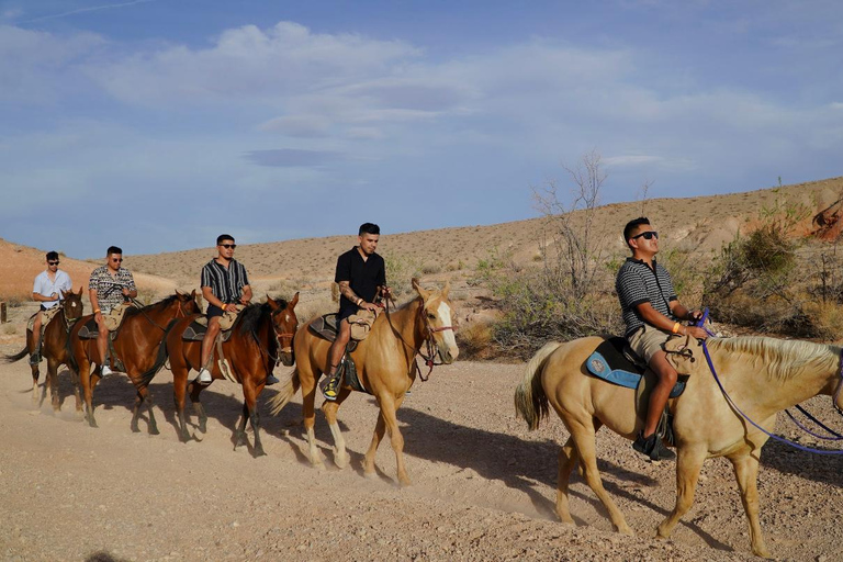 Las Vegas: Horseback Riding Tour with Lunch