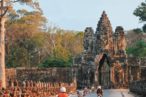 Siem Reap: Angkor 1-dniowa wycieczka grupowa z włoskim przewodnikiemWycieczka w małej grupie w języku włoskim