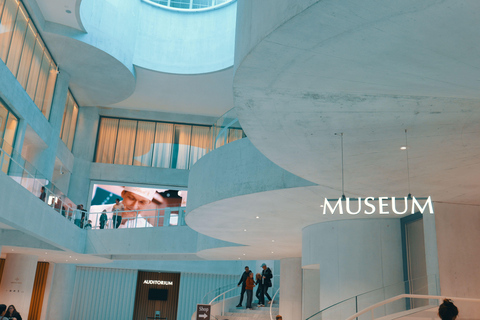 Lucerne: Lindt Chocolate Premium Tour W/ Pickup &amp; Photoshoot