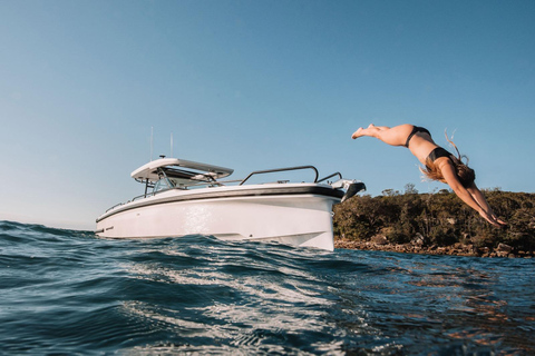 Porto Vecchio : Daily boat rental with skipper Porto Vecchio : Daily boat hire with skipper