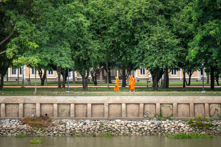 Bangkok to Ayutthaya: Small Group Adventure with Lunch