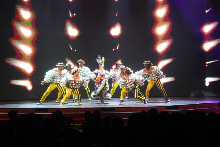 RIO: ROXY DINNER SHOW: DINNER AND A SHOW THAT HUGS