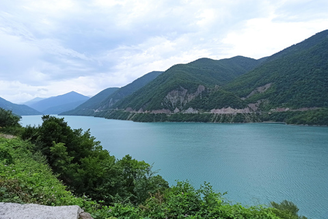 山地之旅：卡兹别吉、阿纳努里、格尔格蒂、古道里、日内瓦利卡兹别吉