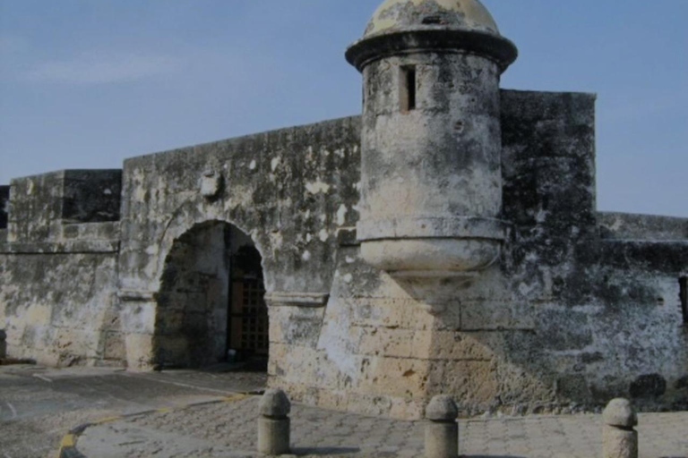 Passeio de bicicleta ao pôr do sol com visita à baía de Cartagena e GetsemaníPasseio de bicicleta ao pôr do sol com visita à Baía de Cartagena e Getsemaní