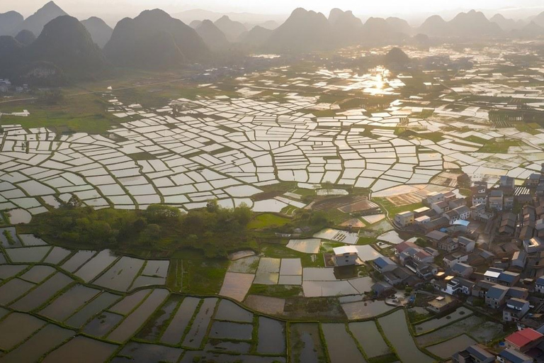 Guilin : tour en bateau dans les marais de Huixian et visite des champs de verre