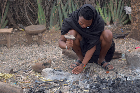 Tarangire-Nationalpark &amp; Eyasi-See (Datoga- &amp; Hadzabe-Dörfer)Premium Lodge im Tarangire-Nationalpark