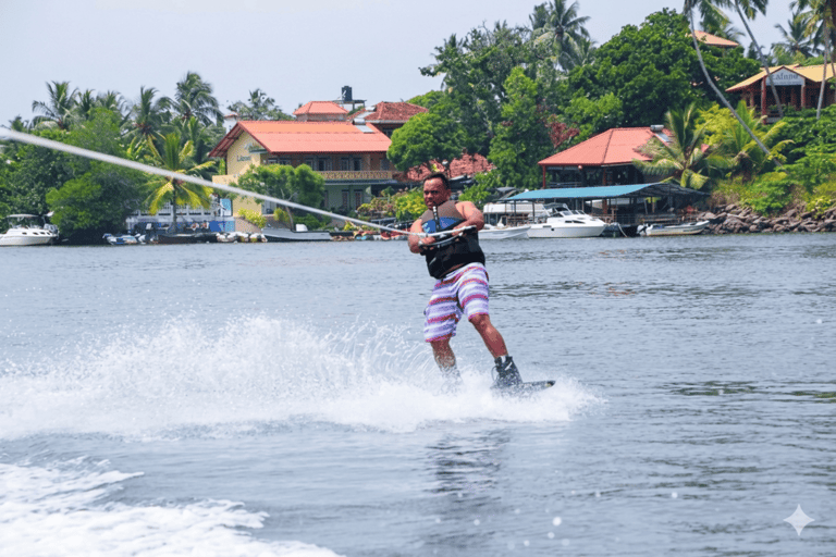 Bentota: Water Skiing and Wakeboarding with Instructor 30-Minute Beginner Lesson (Learner)