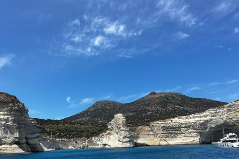 Najlepsza wycieczka żeglarska po Milos: Kleftiko, plaże i grecki lunchNajlepsze z rejsu żeglarskiego po Morzu Egejskim: Kleftiko, plaże i grecki lunch