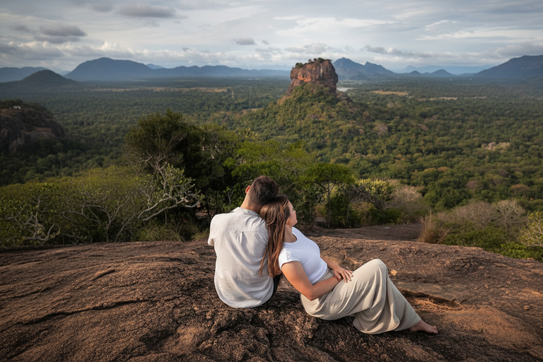 Sigiriya: Pidurangala Rock Sunrise or Sunset Tuk Tuk Tour