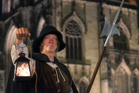 Lübeck: Nachtwächtertour durch die malerische Altstadt im Laternenschein