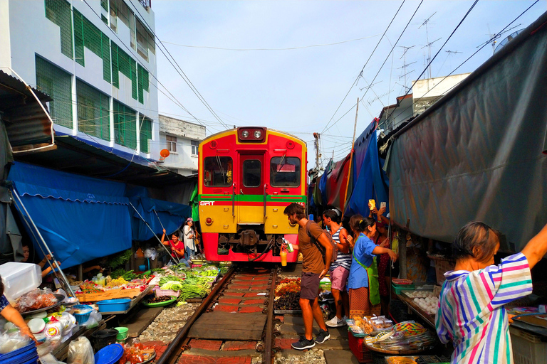 From Bangkok: Maeklong Railway Market Guided Tour