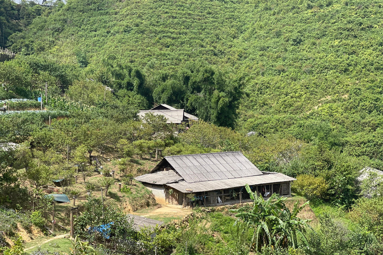 Red Dao Village Trek and Herbal Bath