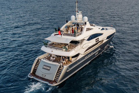 Dubai: Sunseeker Superyacht VIP Dinner, Drinks & Live DJ Soiree- Zen Med Gastronomy