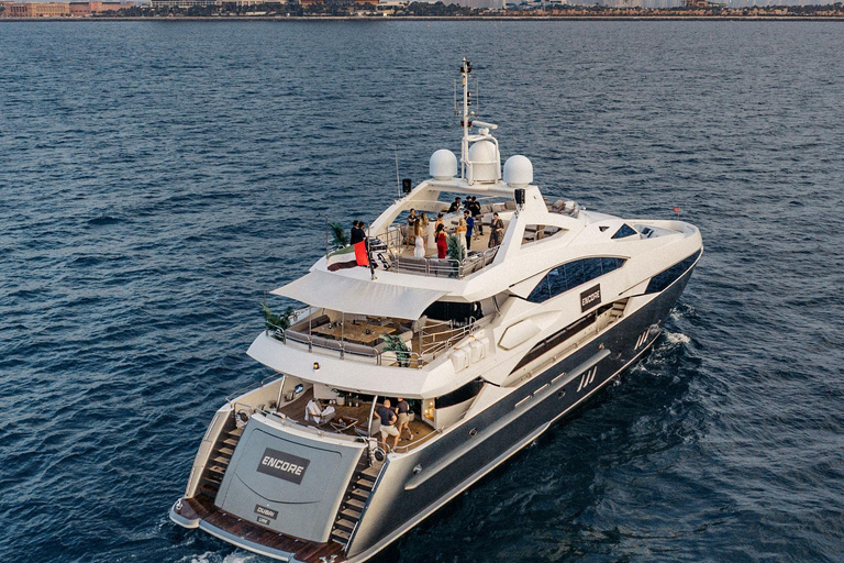 Dubai: Sunseeker Superyacht VIP Dinner, Drinks & Live DJ Soiree- Zen Med Gastronomy