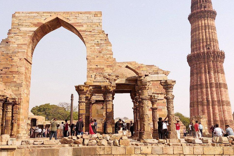 New Delhi: Qutub Minar Entry Ticket Entry Ticket + Tour Guide + Transfer!